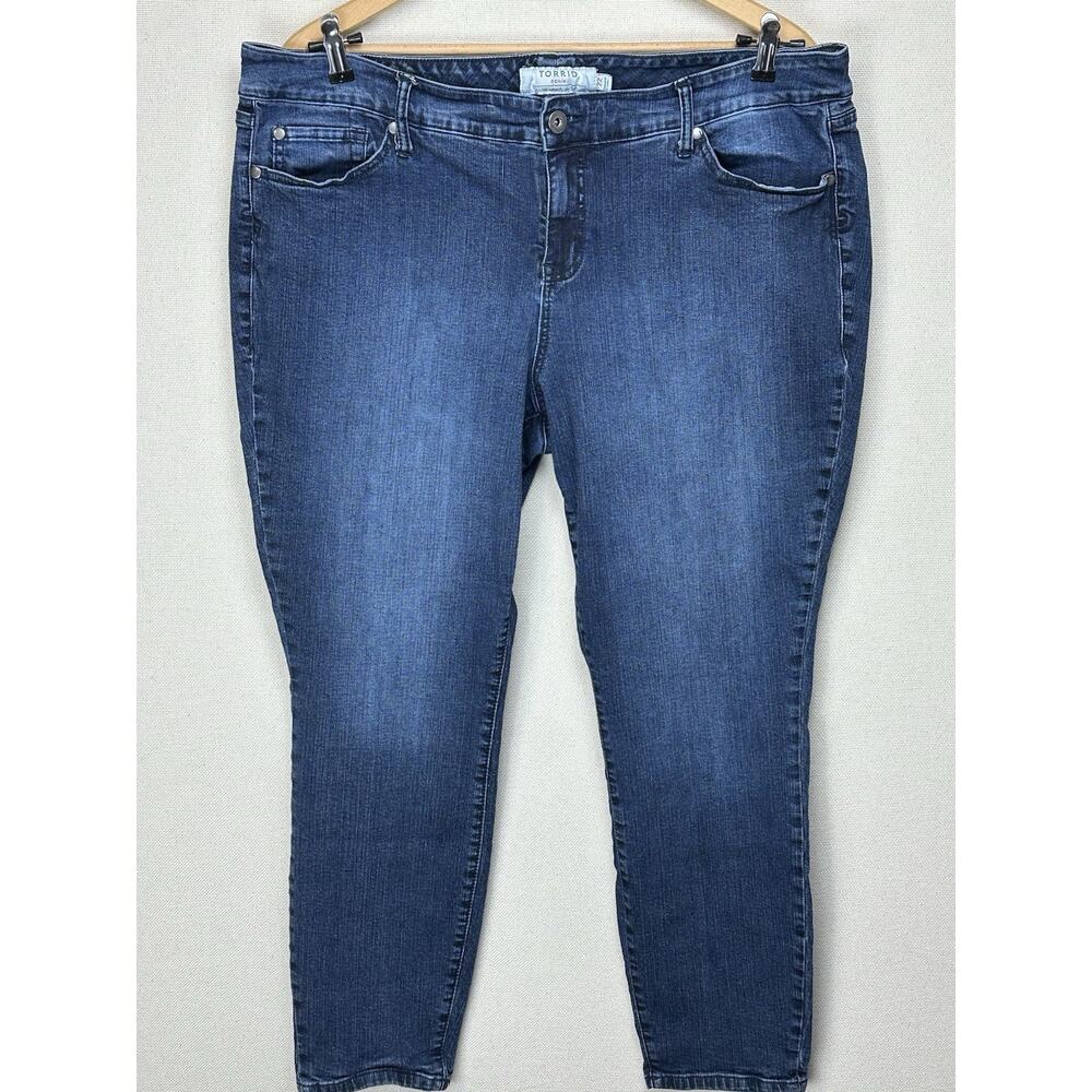 Torrid Straight Leg Skinny fit jeans Sz 20